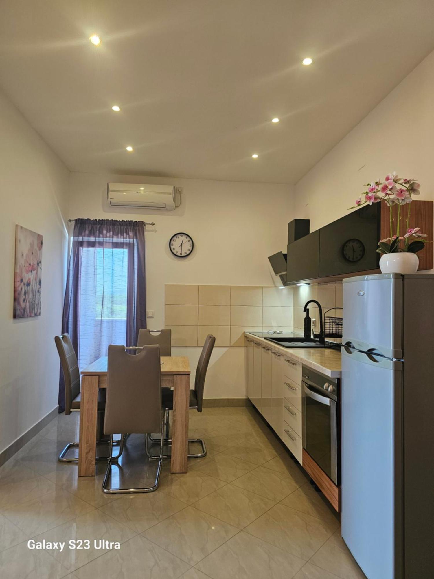 Apartmani Dianna Kastela Luaran gambar